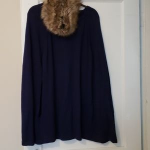 Poncho w/arm slits and faux fur collar